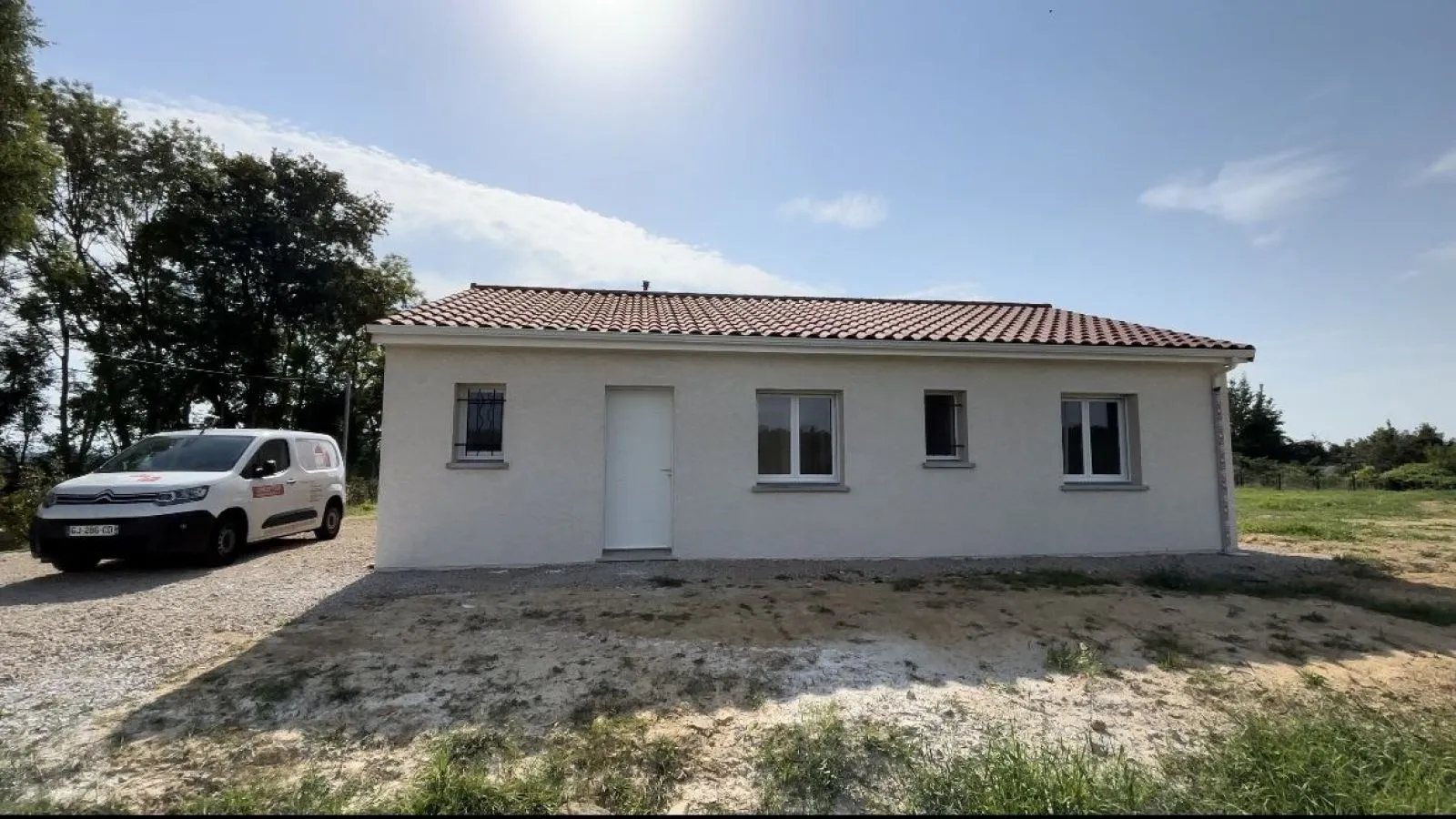 Charmante maison droite à Varennes-les-Mâcon à VARENNES-LES-MACON