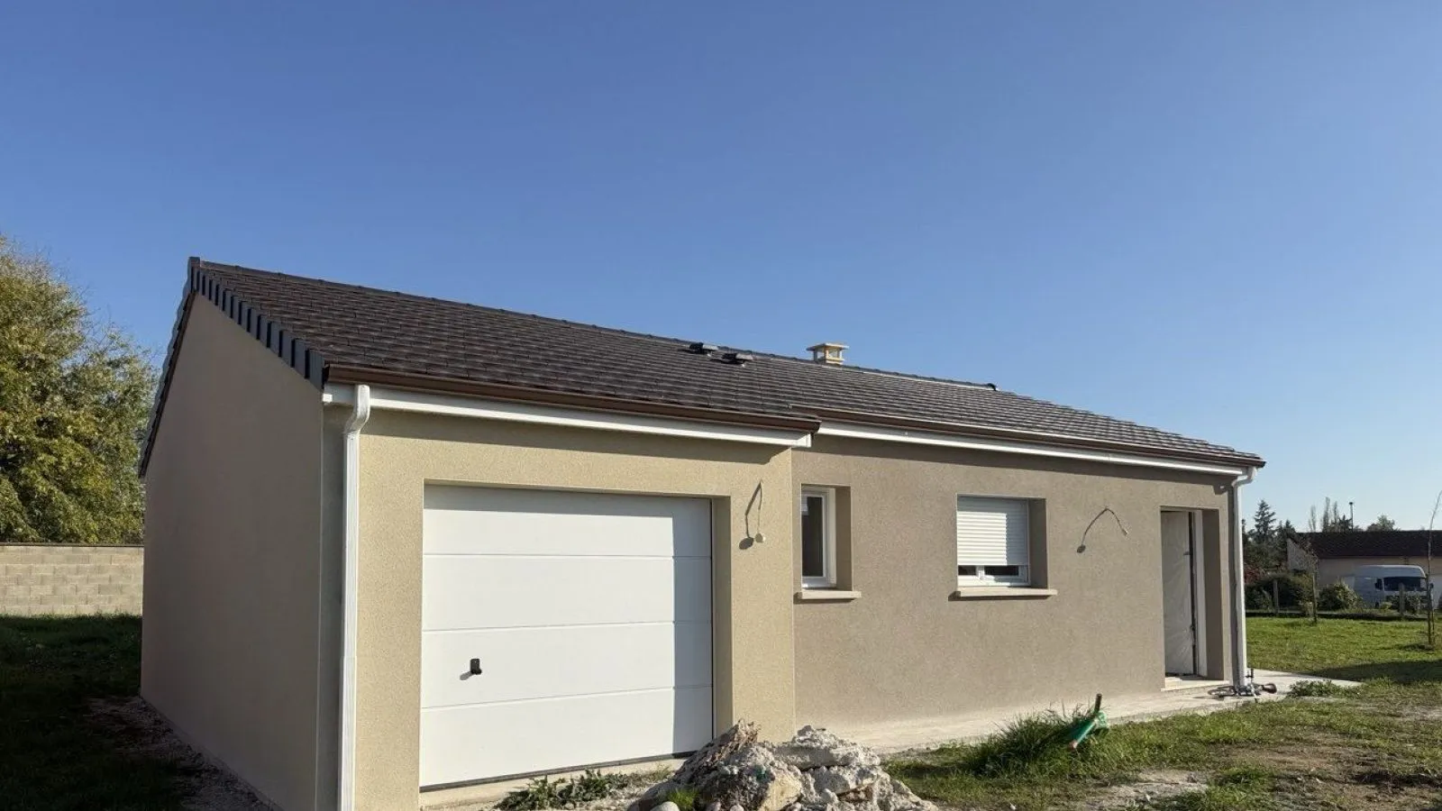 Demeure de 4 chambres avec grande pièce à vivre à Avermes à AVERMES