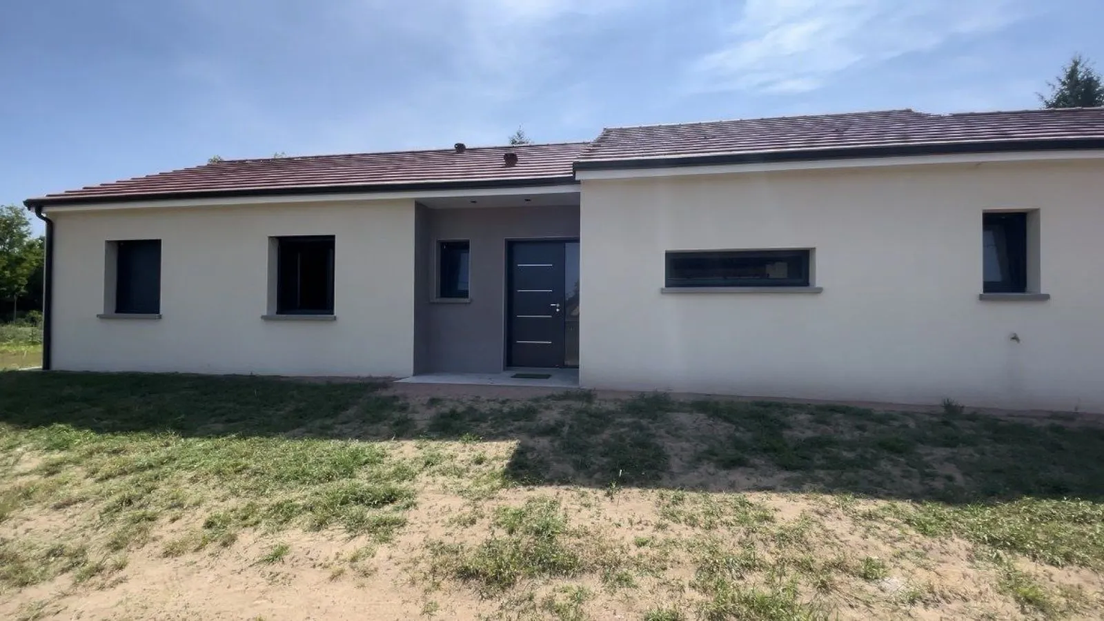Maison en décalé située à Saint-Agnan à SAINT-AGNAN