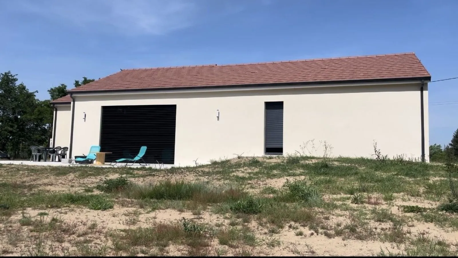 Maison en décalé située à Saint-Agnan à SAINT-AGNAN
