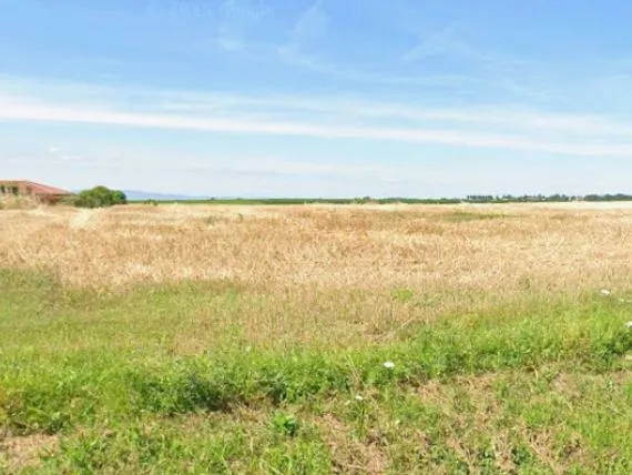 Terrain à bâtir de 749 m² à ARS-SUR-FORMANS (01)