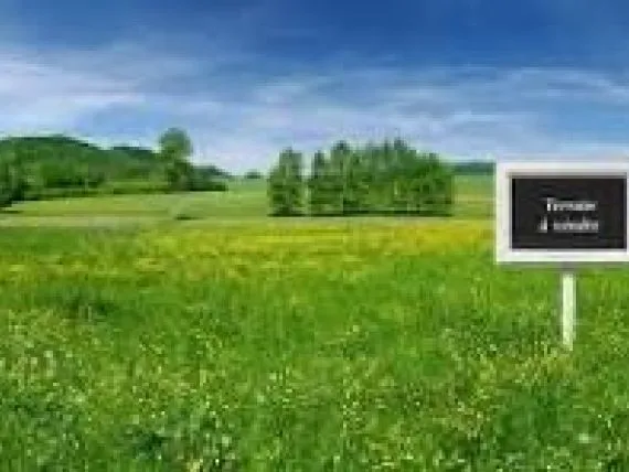 Terrain à bâtir de 424 m² à LEZOUX (63)