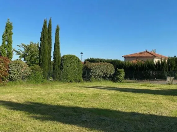 Terrain à bâtir de 530 m² à LACHASSAGNE (69)