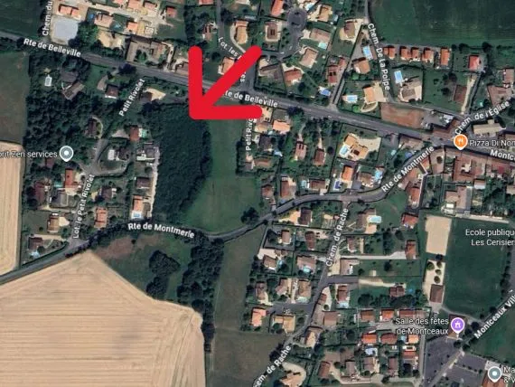 Terrain à bâtir de 320 m² à MONTCEAUX (01)