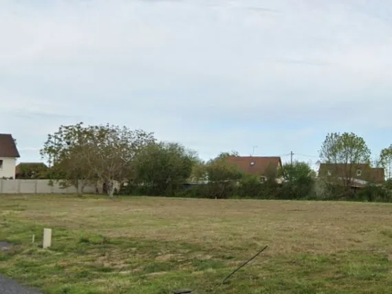 Terrain à bâtir de 615 m² à MONTBEUGNY (03)