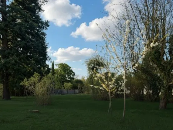 Terrain à bâtir de 800 m² à PRISSE (71)