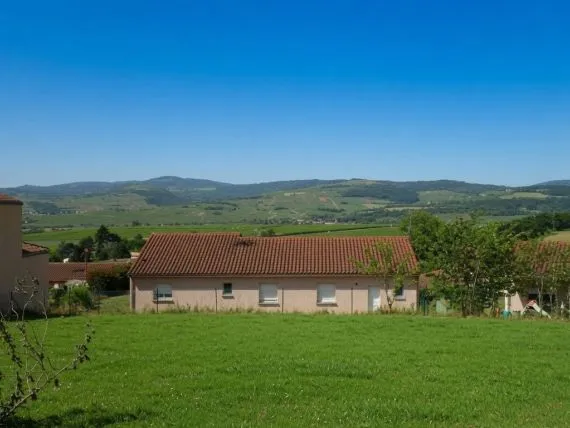 Terrain à bâtir de 1200 m² à CHEVAGNY-LES-CHEVRIERES (71)