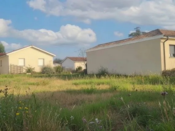 Terrain à bâtir de 510 m² à CROTTET (01)