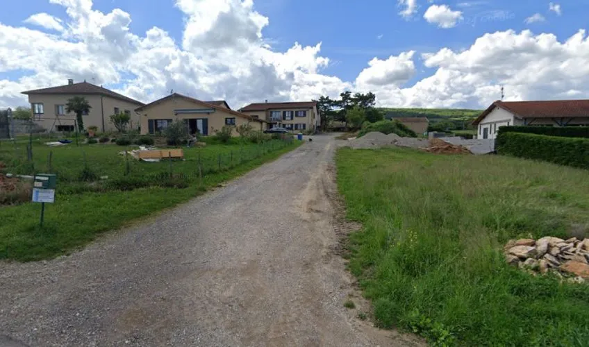 Terrain à bâtir de 642 m² à CHARNAY-LES-MACON (71)