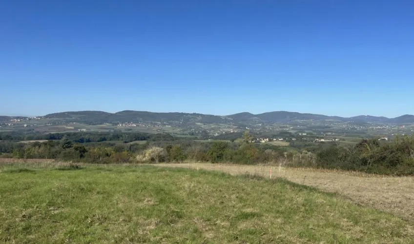 Terrain à bâtir de 855 m² à ANSE (69)