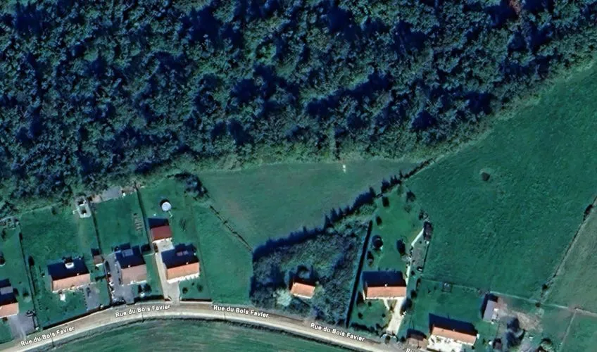 Terrain à bâtir de 5570 m² à GOUISE (03)