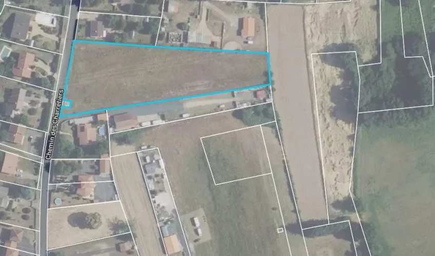 Terrain à bâtir de 558 m² à LEZOUX (63)