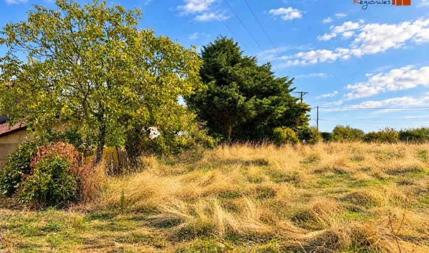 Terrain à bâtir de 1400 m² à BLANZY (71)