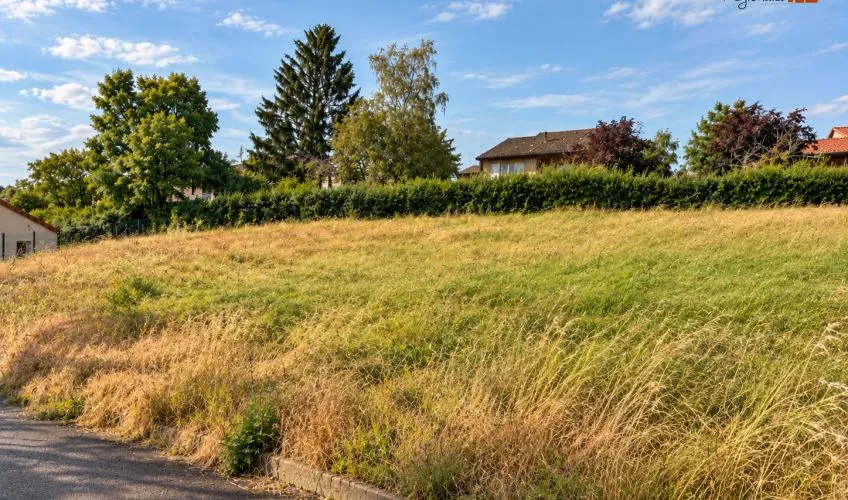 Terrain à bâtir de 1033 m² à DOMPIERRE-LES-ORMES (71)