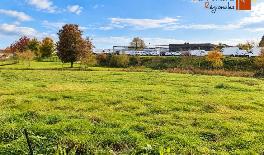 Terrain à bâtir de 627 m² à PARAY-LE-MONIAL (71)